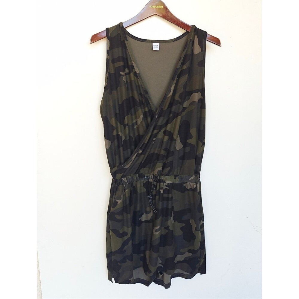 Old Navy Active Breathe On Camo Romper Size Large